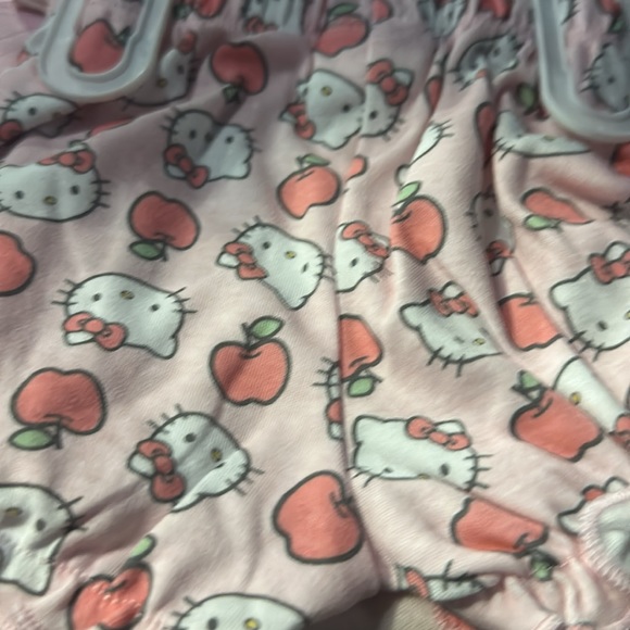 Hello Kitty Matching Set - Picture 6 of 9